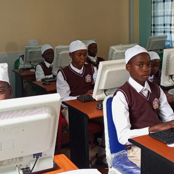 children in computer room 2